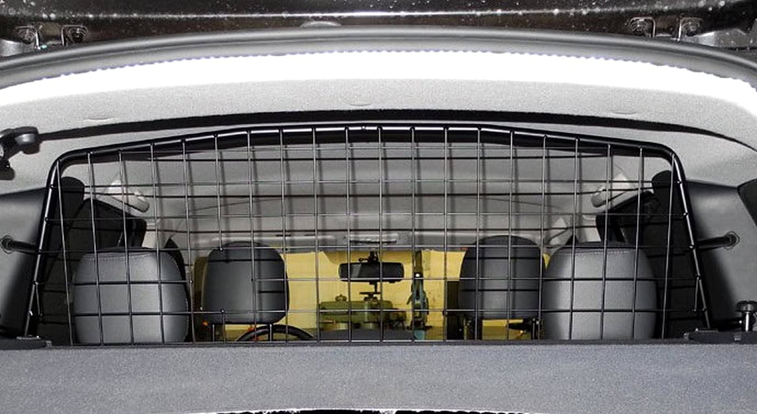 Hundegitter Dacia Duster I – KI-bearbeitet