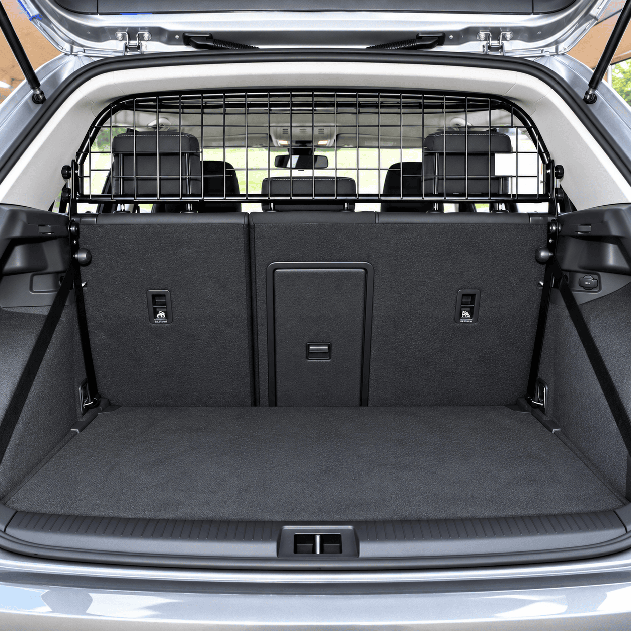 Hundegitter VW Golf 7 Fließheck – KI-bearbeitet