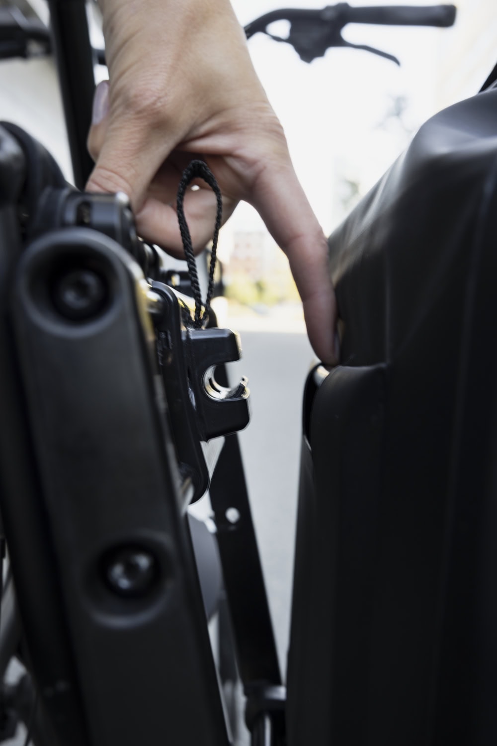 Thule InLock befestigen