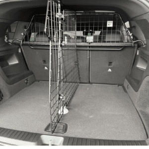 Trenngitter Mercedes GLB X244 - GLB EQ X248 Ladeboden eben – KI-bearbeitet