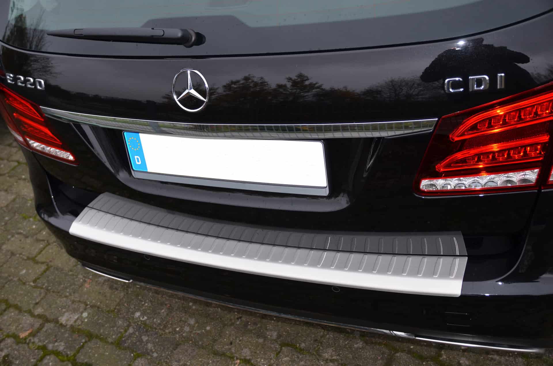 Kofferraummatte mit Ladekantenschutz für Mercedes-Benz E-Klasse T