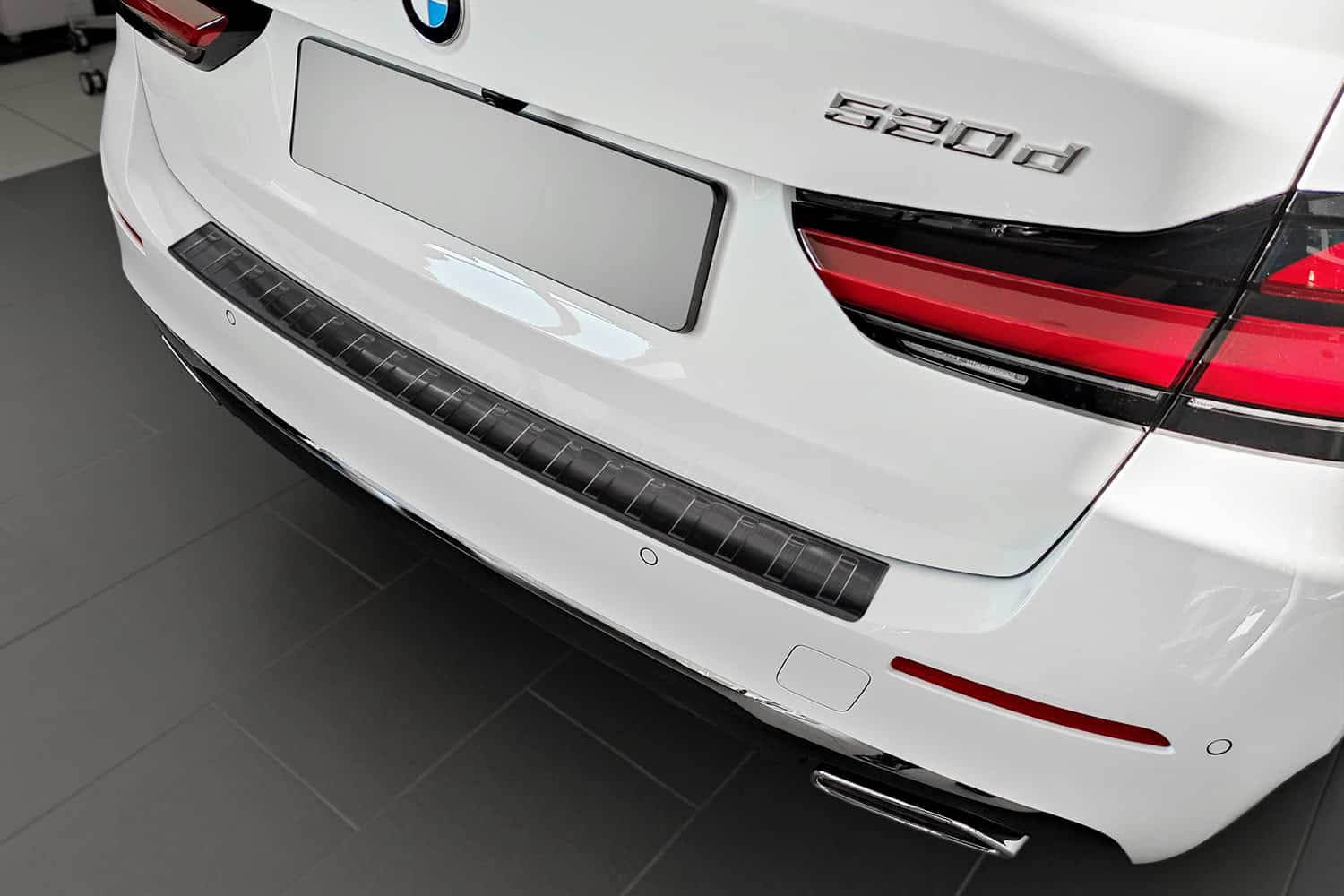https://dioma-castrop.de/wp-content/uploads/BMW-5er-Touring-G31-Facelift-schwarz.jpg