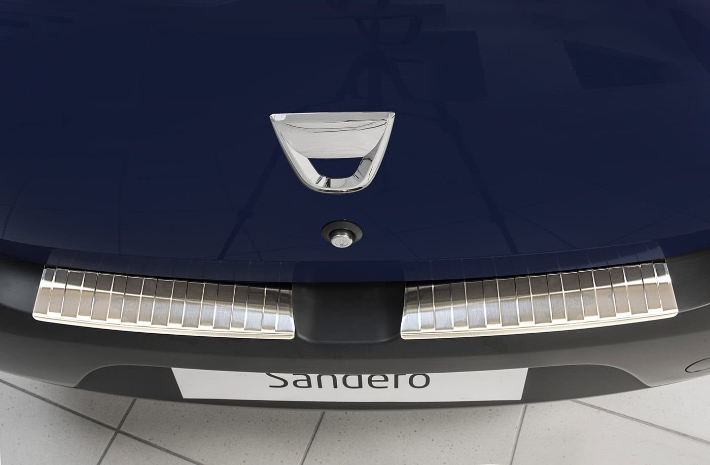 Ladekantenschutz Dacia Sandero aus hochwertigem EDESTAHL